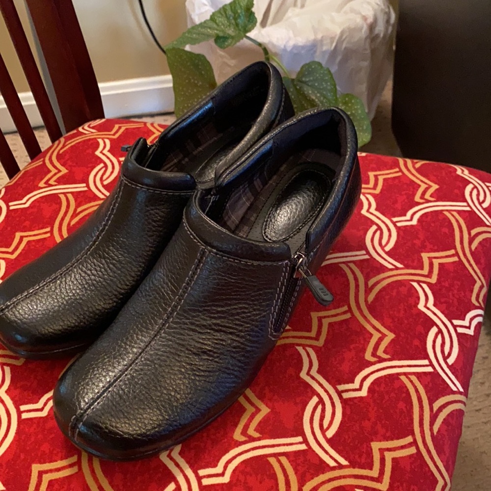 Shoes - Picture 7 of 13